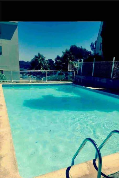 La Digue, 2 Chambres, Vue Mer Et Piscine Ла Сен-сюр-Мер Екстериор снимка